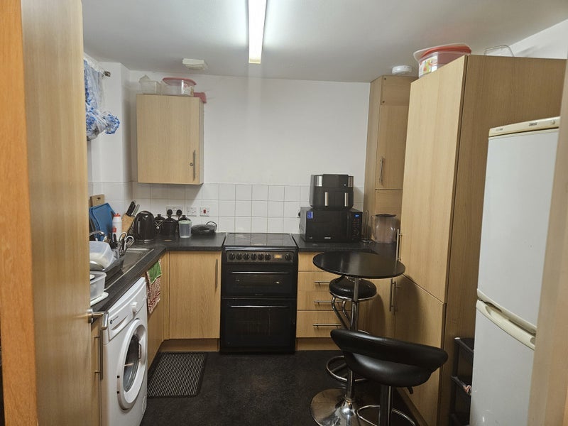 Room Lark Rise in Crawley