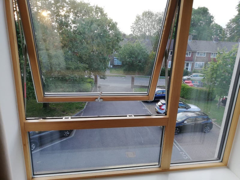 Room Lark Rise in Crawley