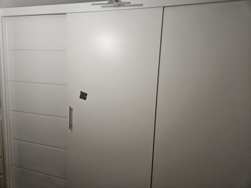 Room Lark Rise in Crawley