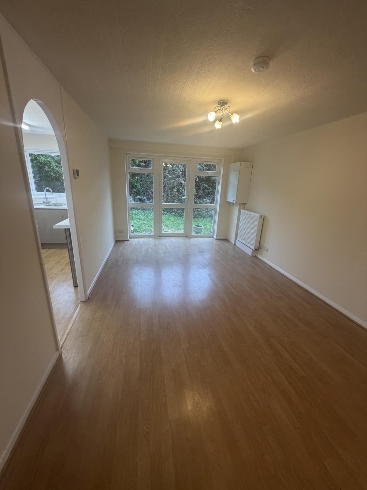 Flat Crofton Way in Greater London