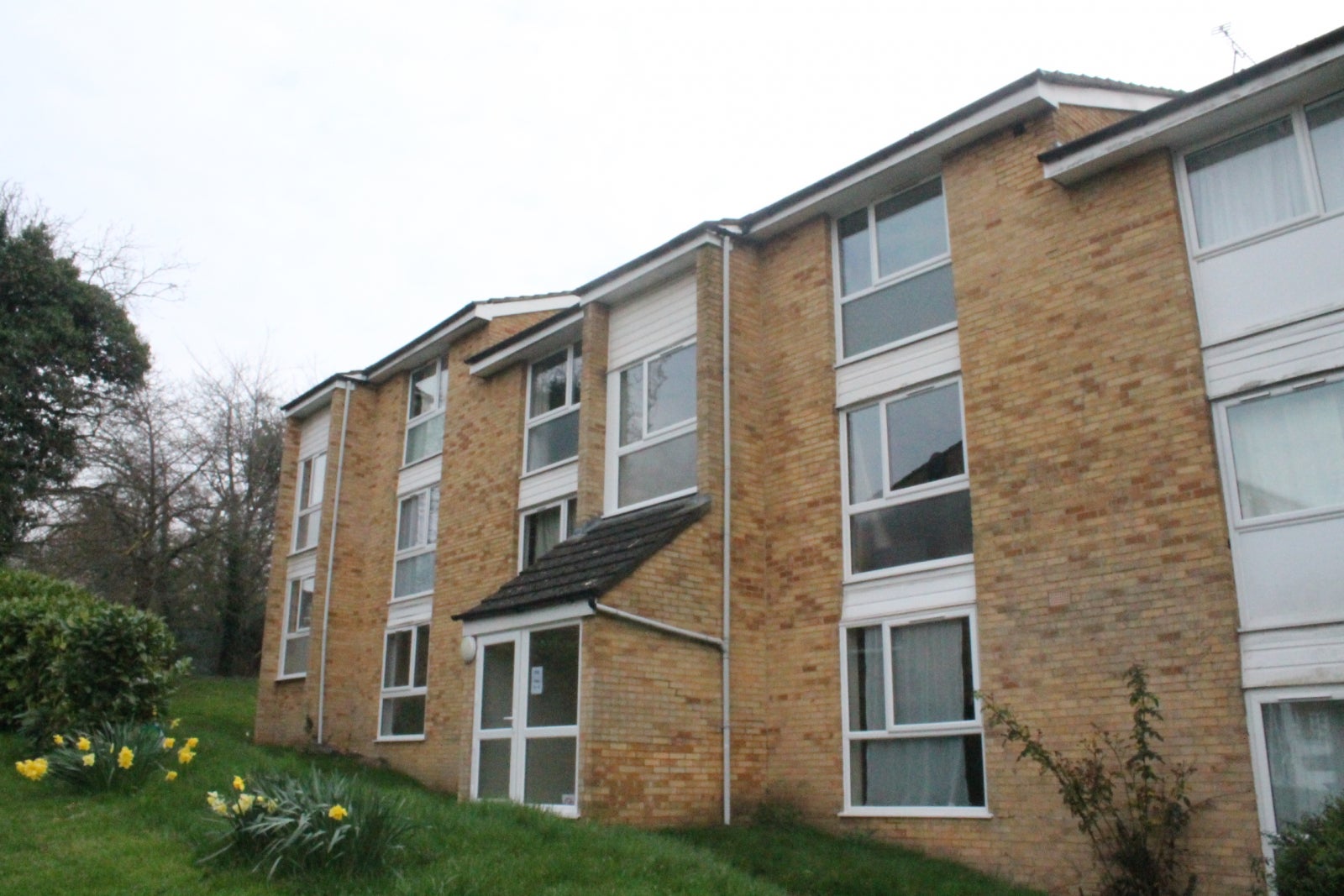 Flat Crofton Way in Greater London