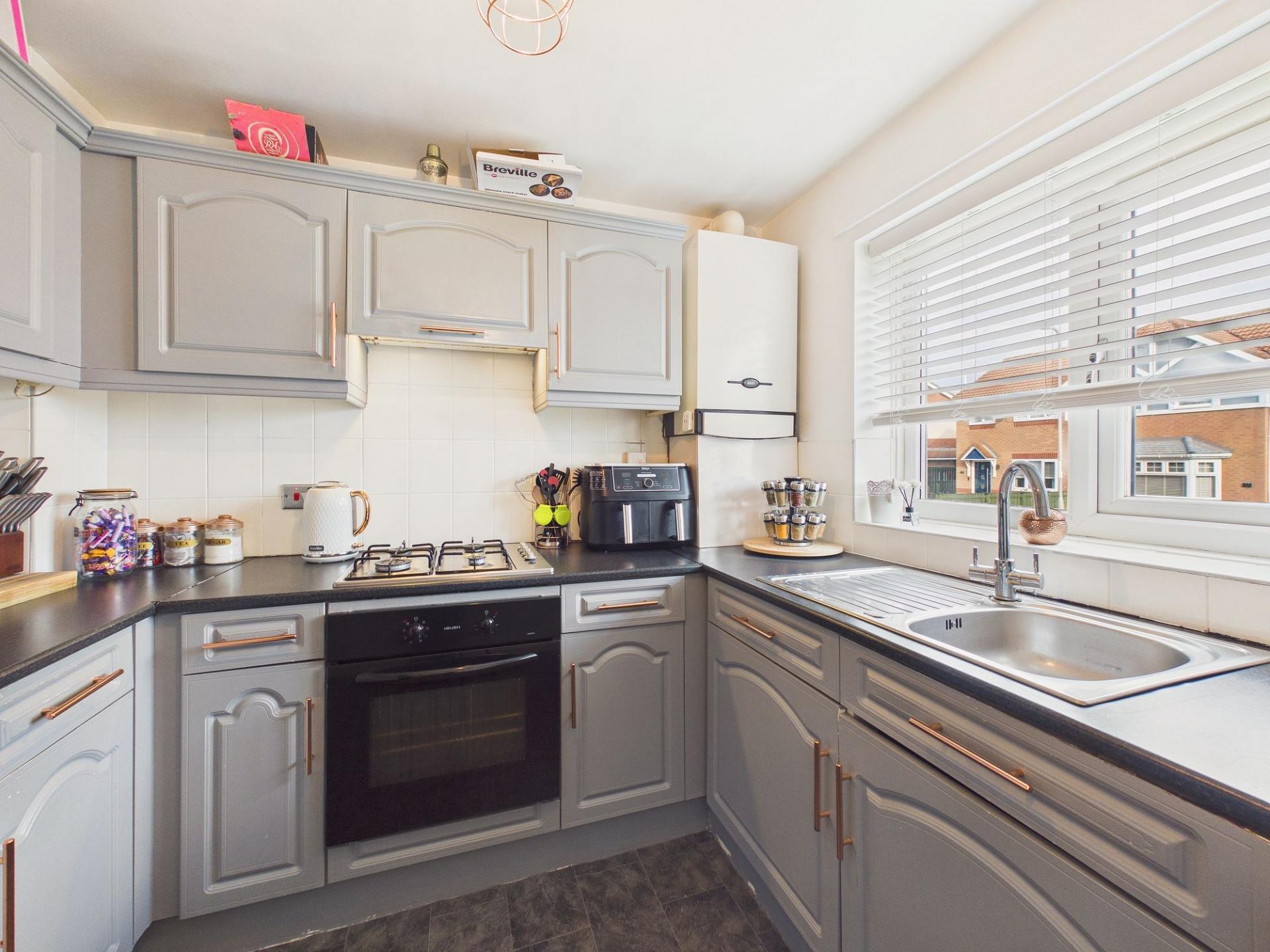 Flat Chaucer Close in Gateshead