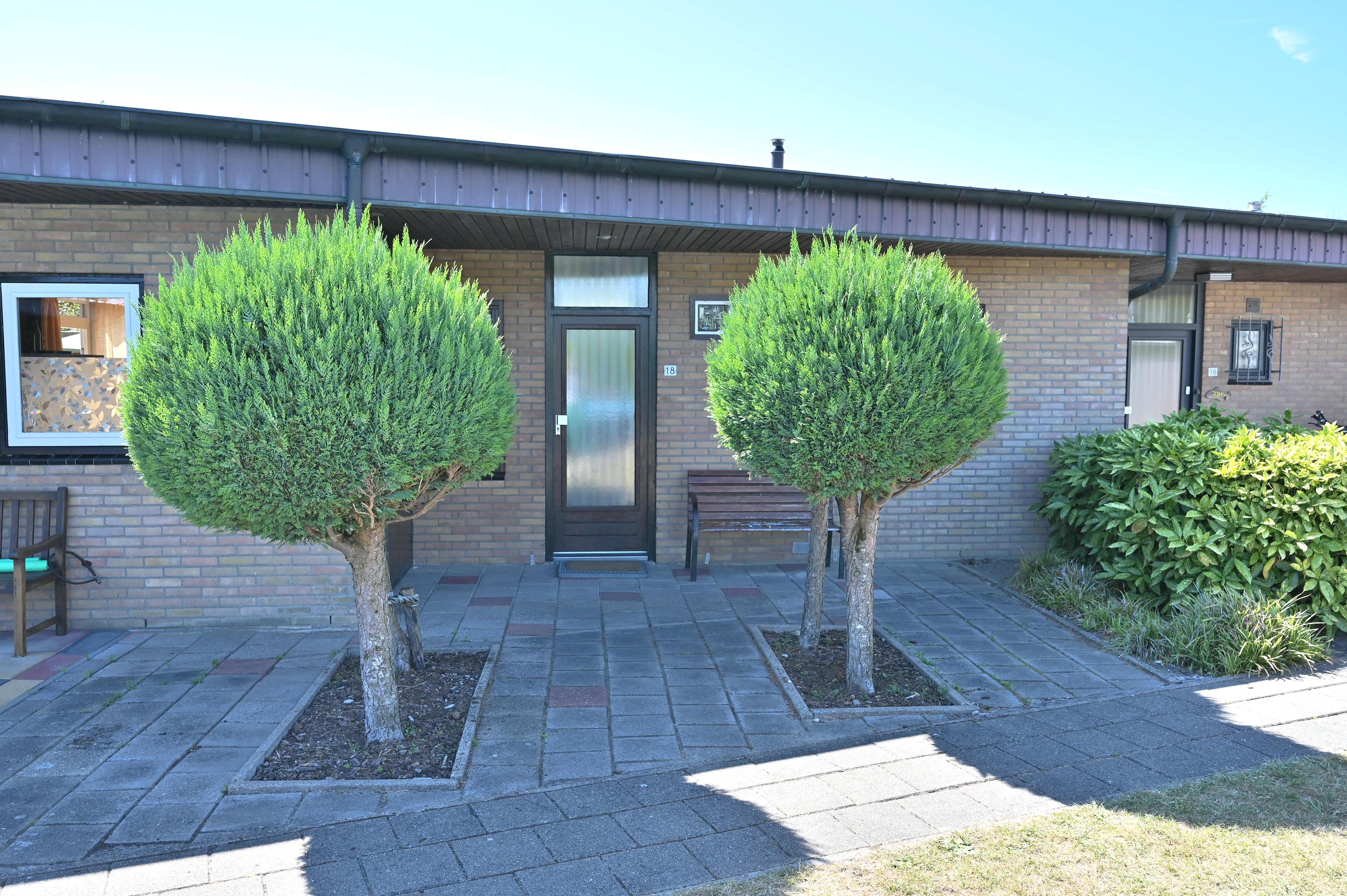 Tussenwoning te koop: Houtenburgseweg 18, Zoutelande