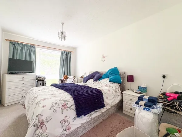 Flat Kings Court in Wealden