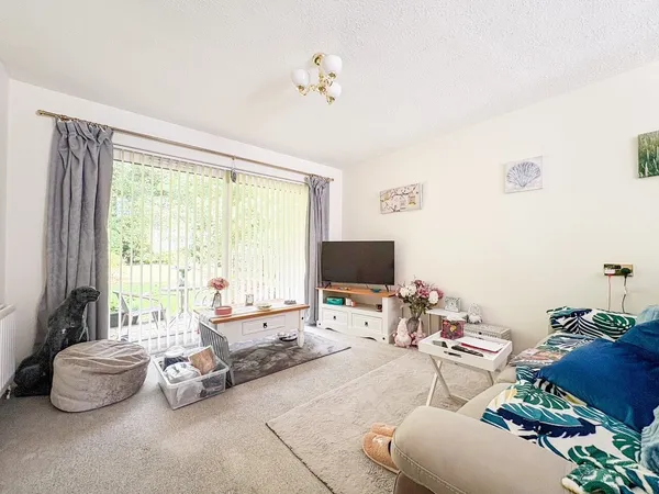 Flat Kings Court in Wealden