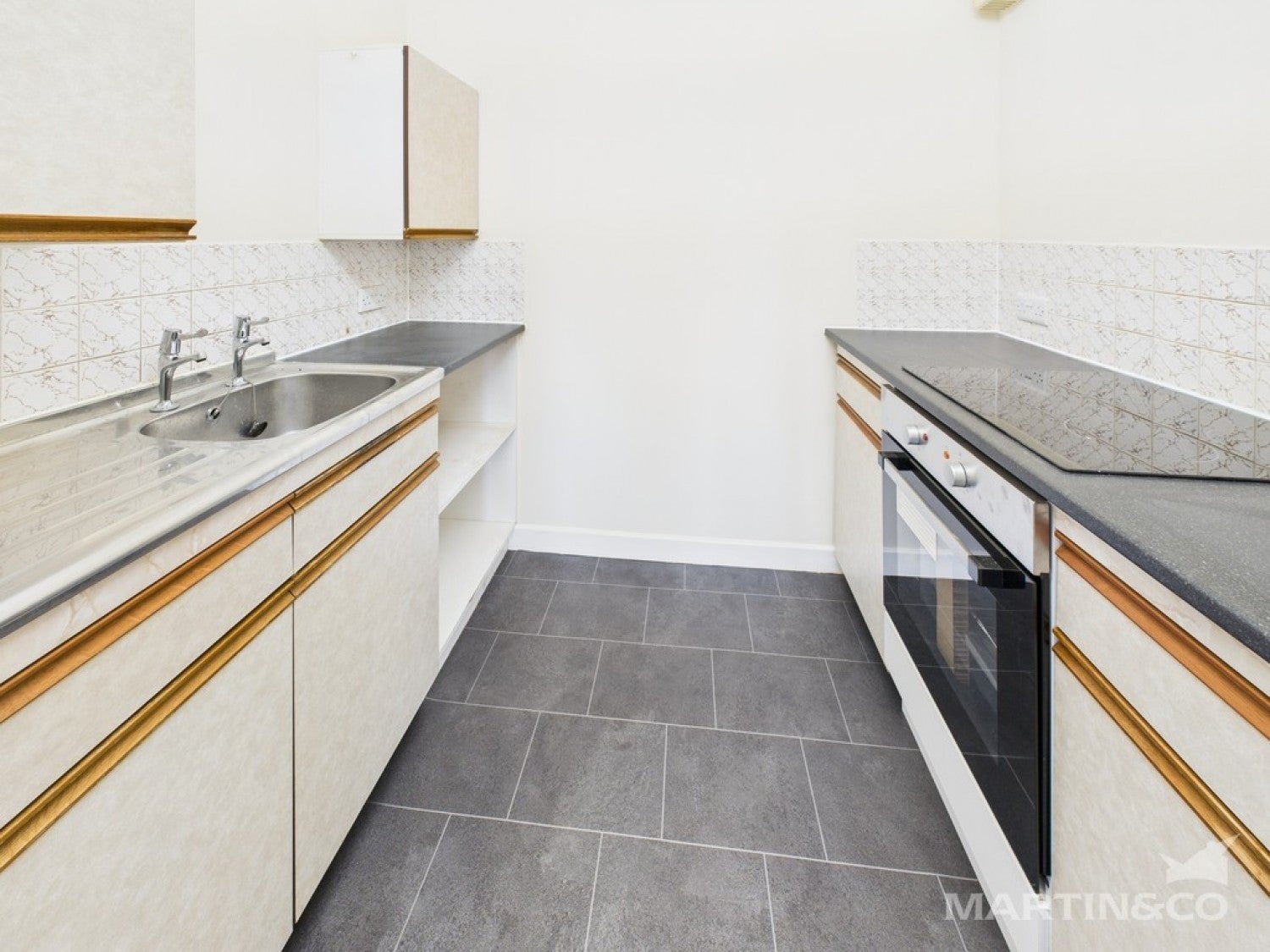 Flat Castle Close in Arun