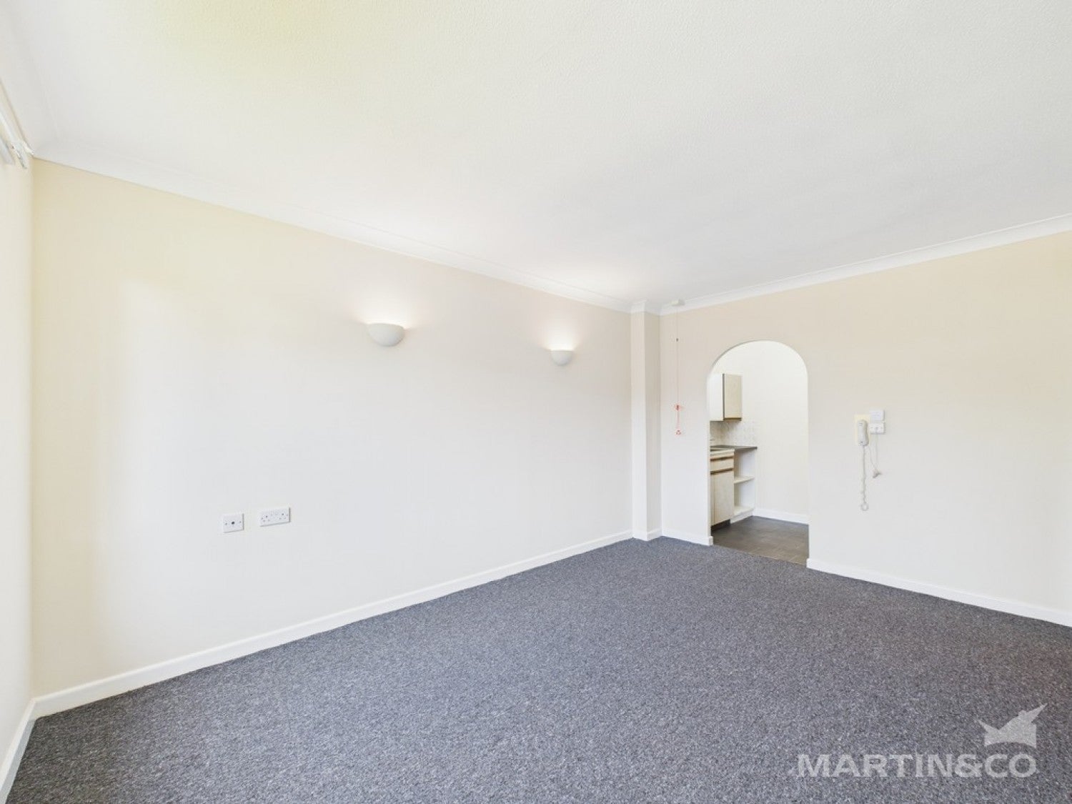 Flat Castle Close in Arun