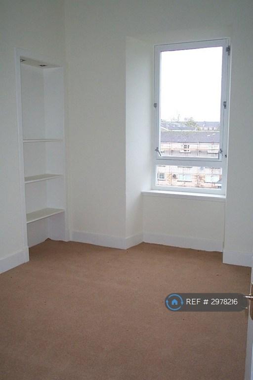 Flat St James' Street in Paisley
