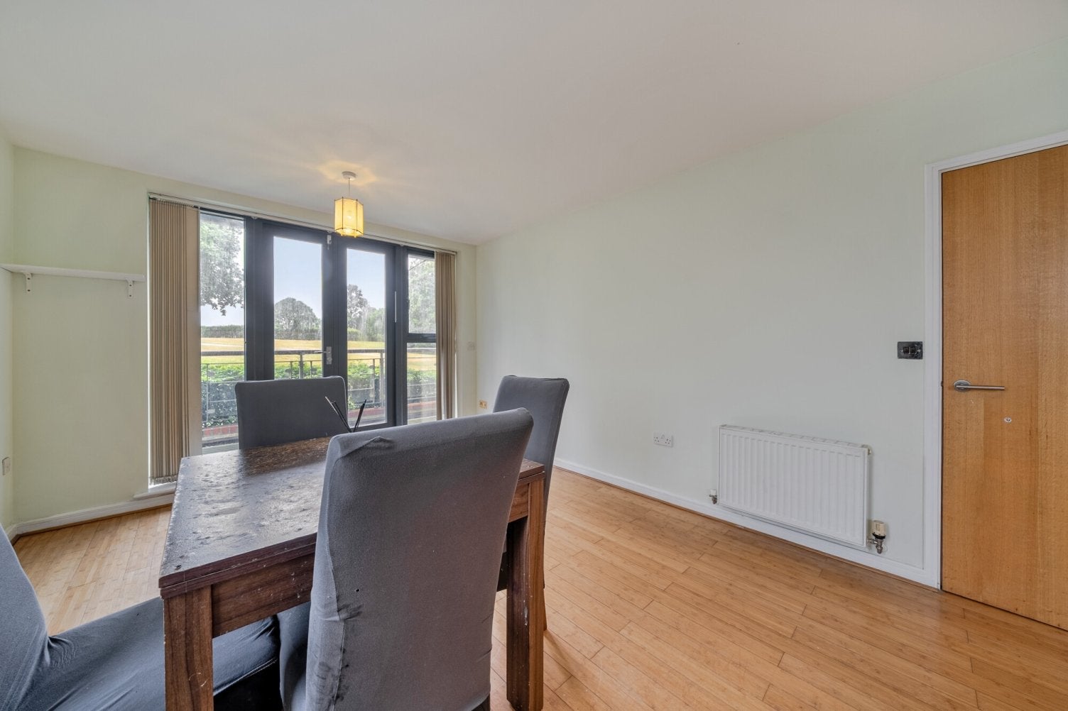 Flat Courtyard Mews in Dartford