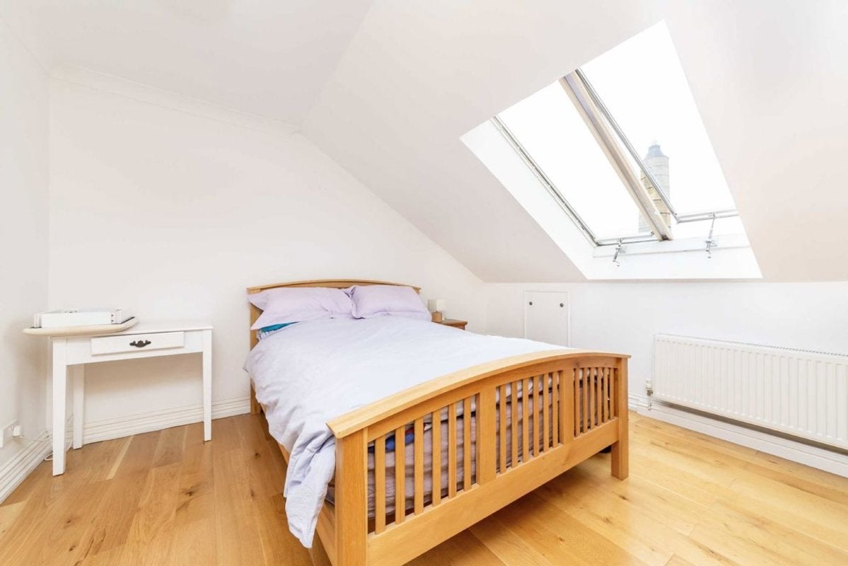 Flat Westferry Circus in Greater London