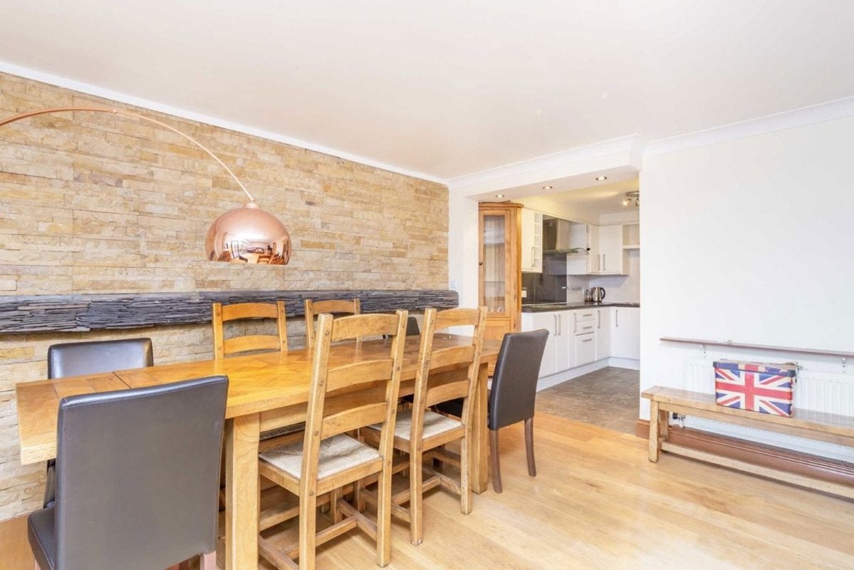 Flat Westferry Circus in Greater London