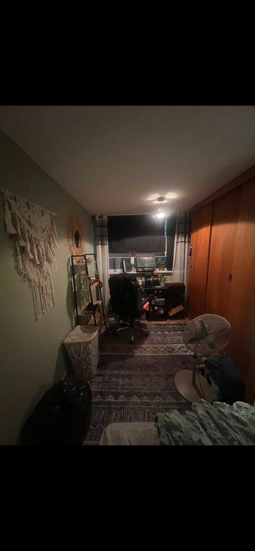 Room Harberson Road in Greater London