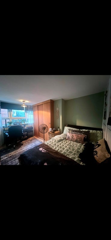 Room Harberson Road in Greater London