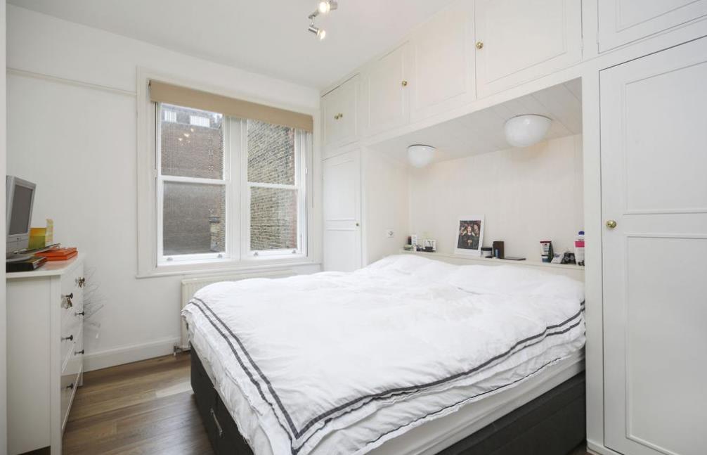 Flat Upper Berkeley Street in City of Westminster