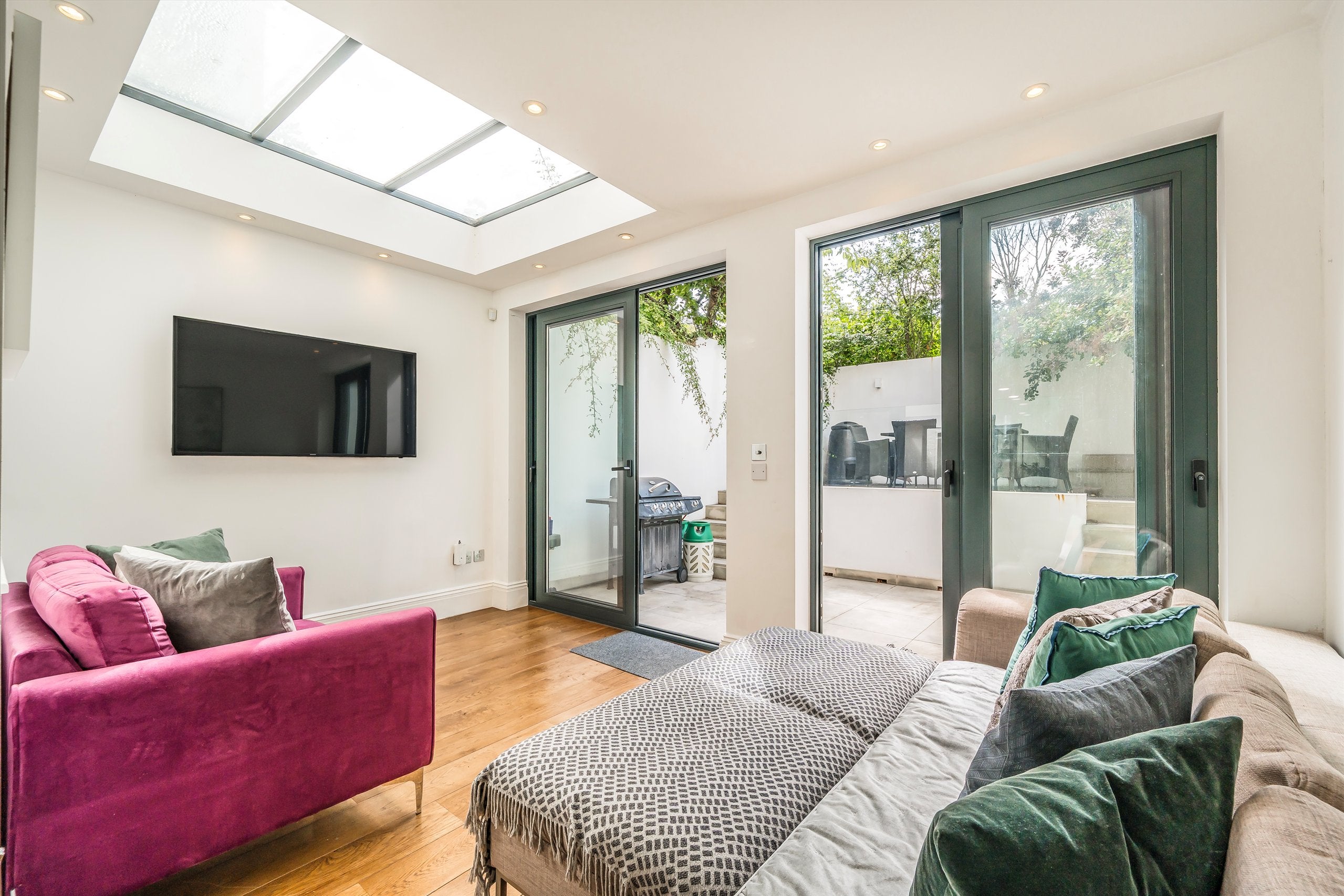 Flat Redfield Lane in Greater London