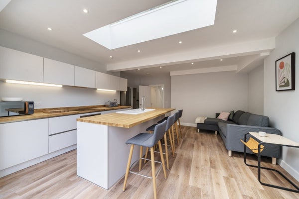 Flat Watcombe Road in London