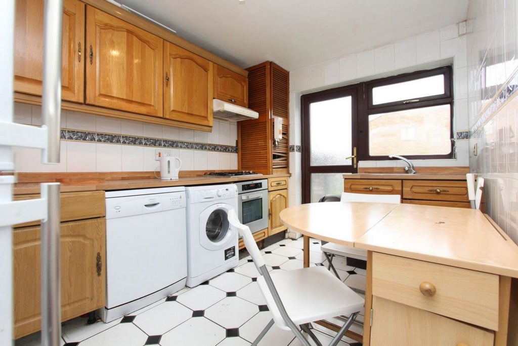 Room Globe Road in Greater London