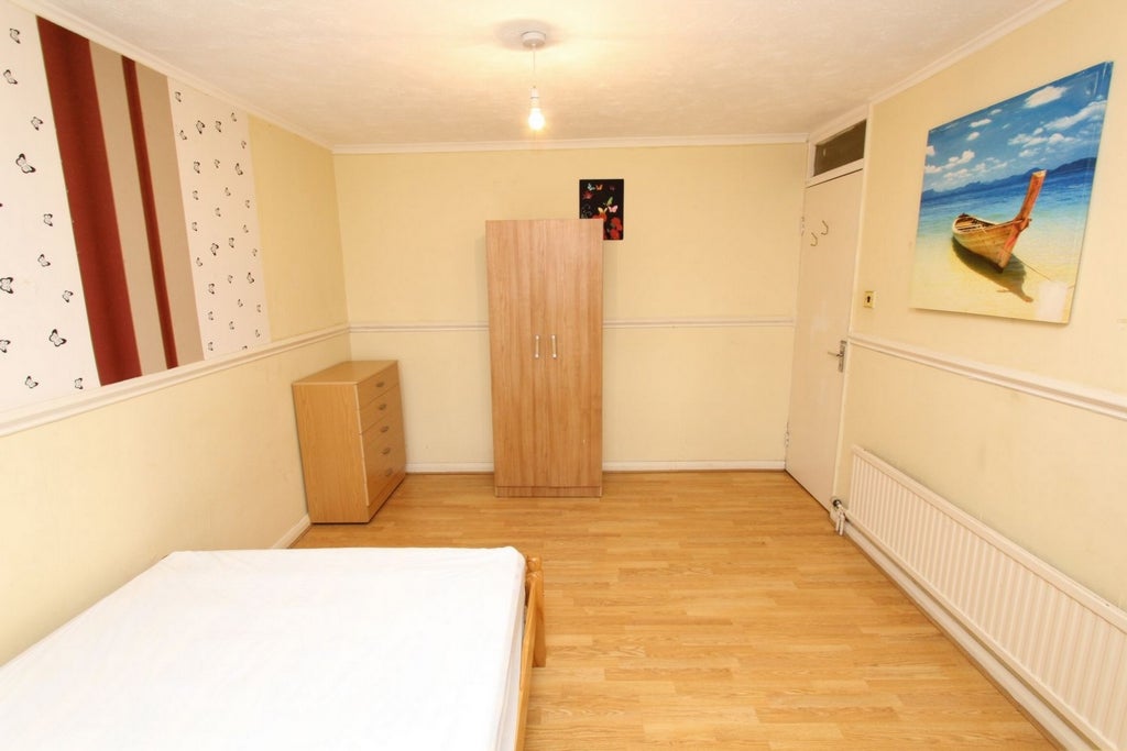 Room Globe Road in Greater London