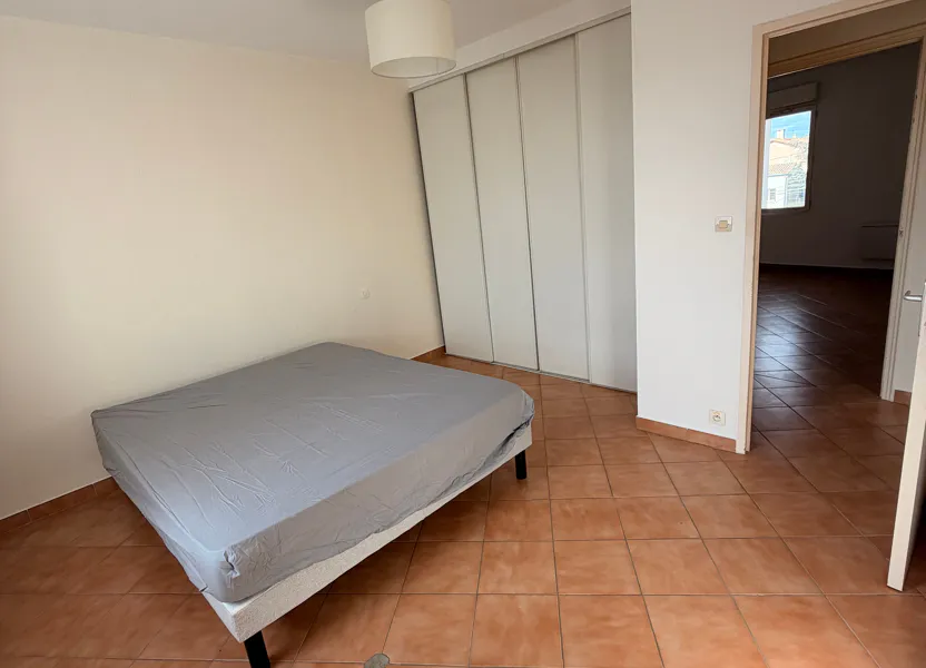 Flat Rue Robert Schuman in Narbonne