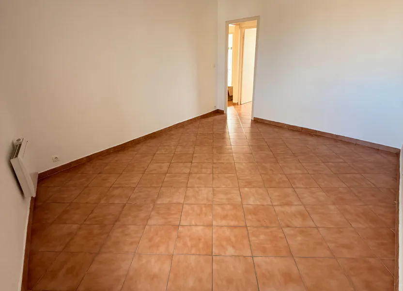 Flat Rue Robert Schuman in Narbonne