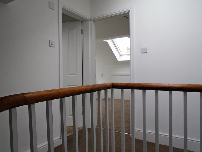 Room Ampthill Road in Liverpool