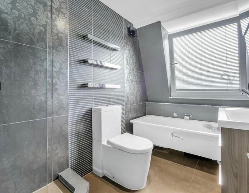 Room Buckstone Close in Greater London