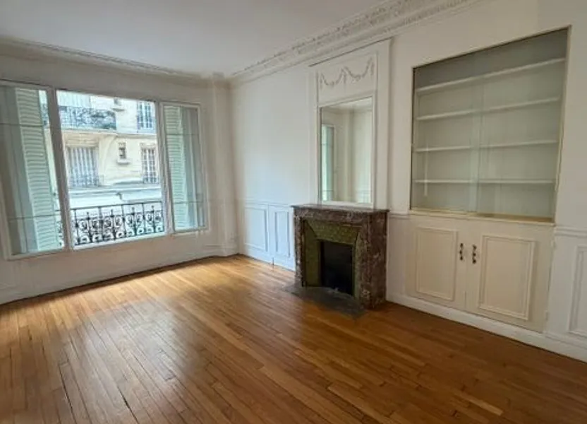 Flat Avenue Félix Faure in Paris