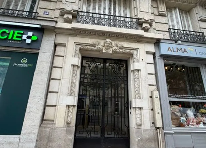 Flat Avenue Félix Faure in Paris