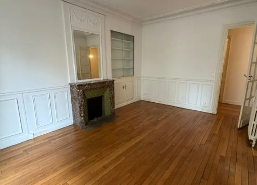 Flat Avenue Félix Faure in Paris