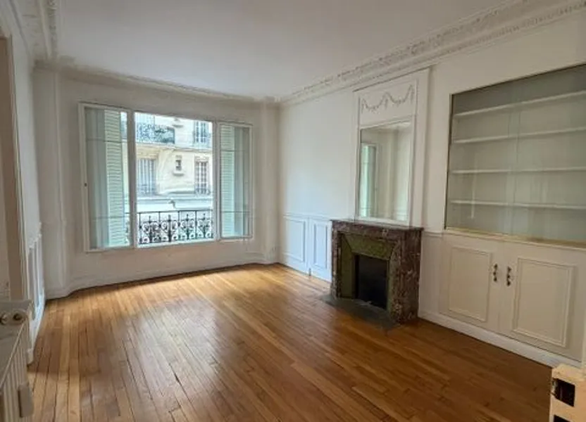 Flat Avenue Félix Faure in Paris