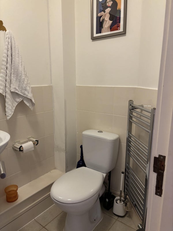 Room Queen's Road in Greater London