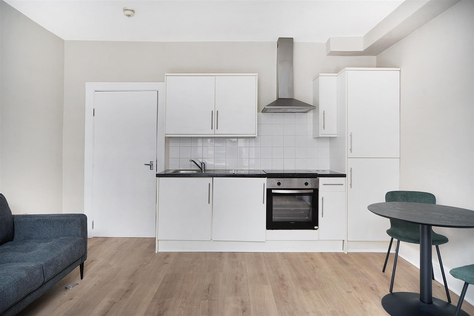 Flat Belgrave Road in City of Westminster