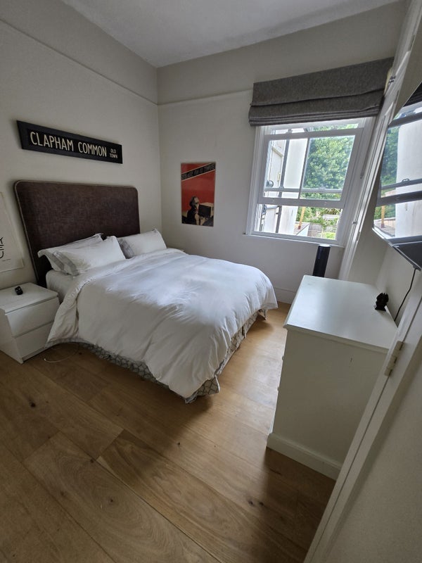 Room Elms Crescent in Greater London