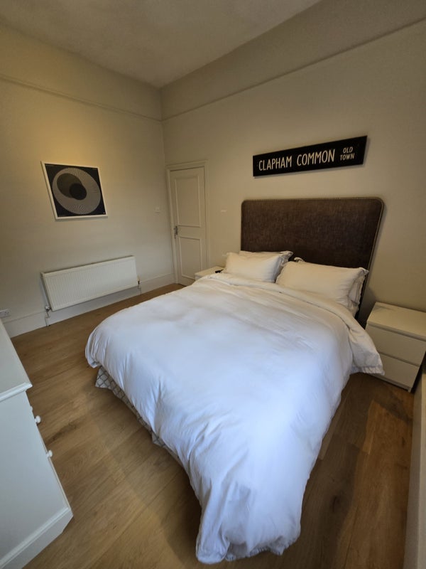 Room Elms Crescent in Greater London