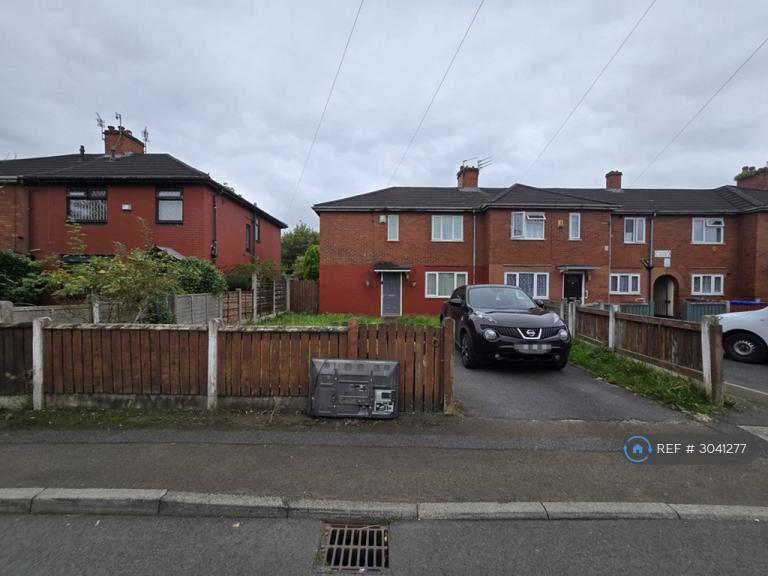 House Thelwall Avenue in Manchester