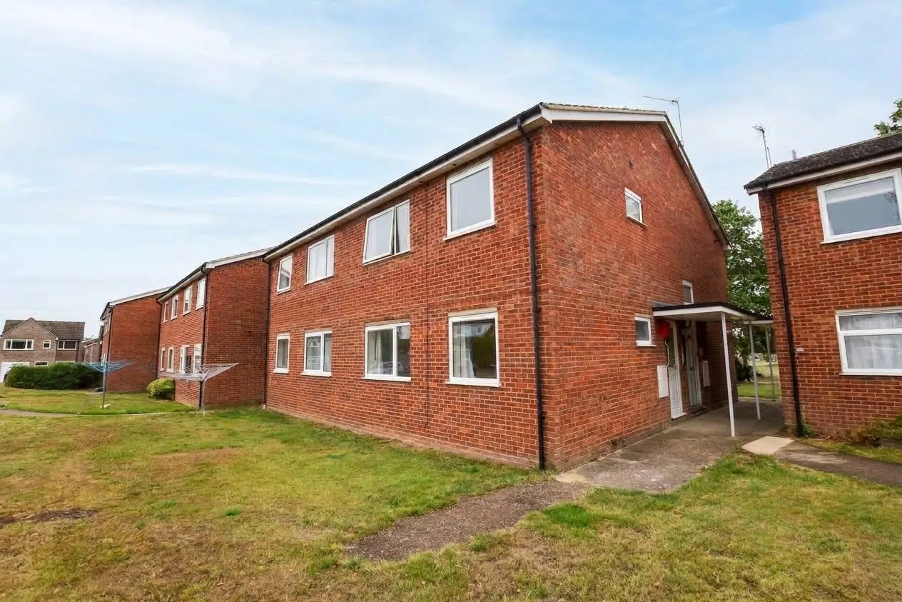 Flat Chalgrove Road in South Oxfordshire