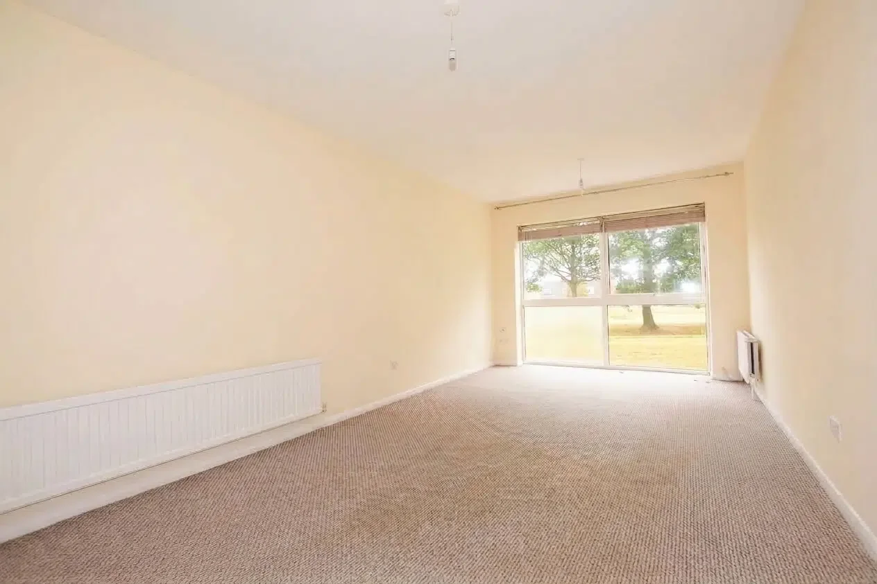 Flat Chalgrove Road in South Oxfordshire