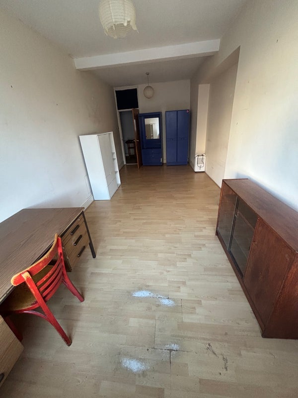 Room Admiralty Close in Greater London
