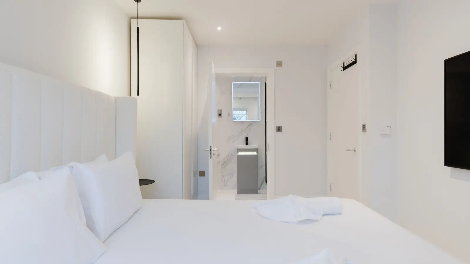 Flat Thorparch Road in Greater London