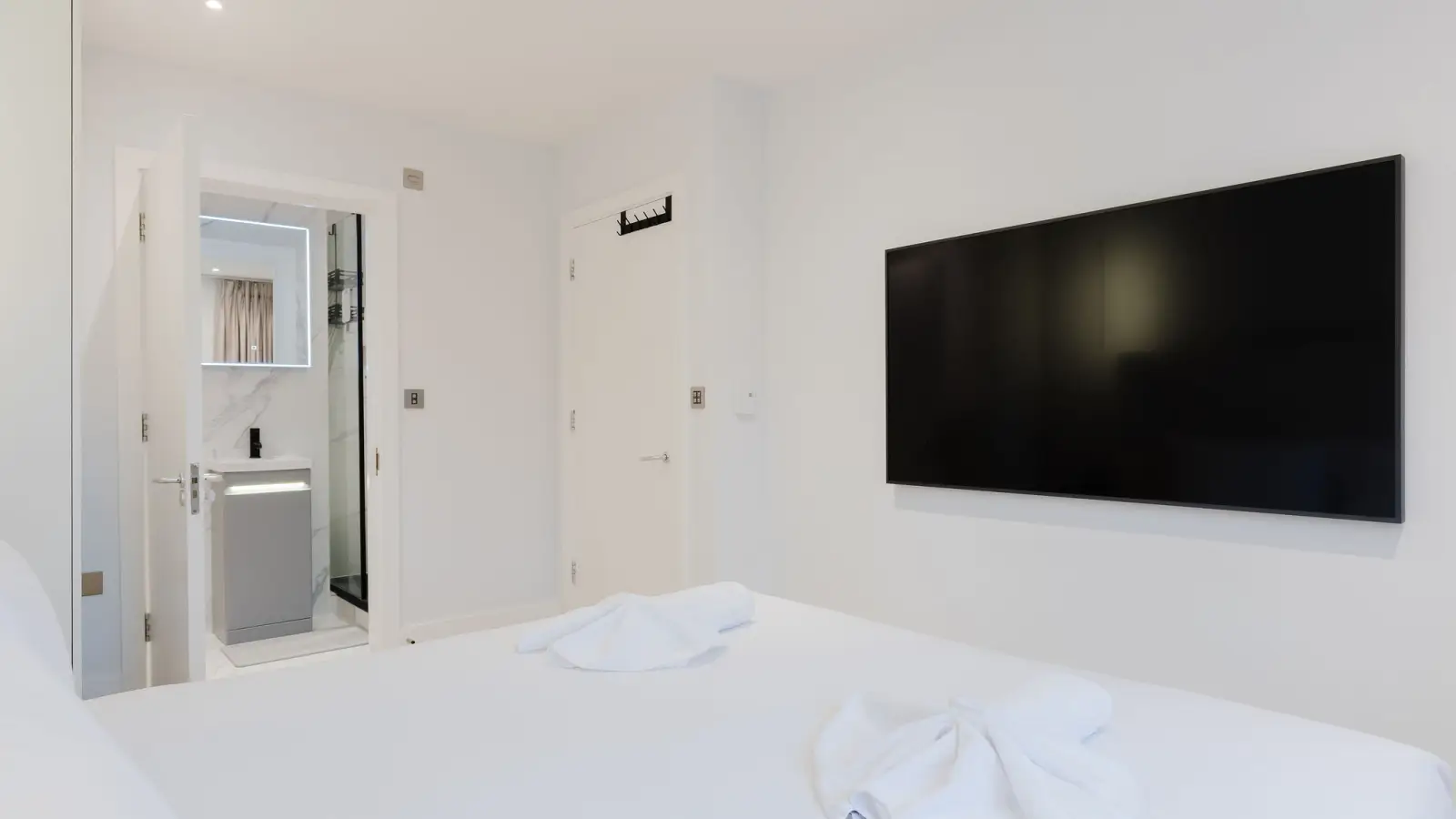 Flat Thorparch Road in Greater London