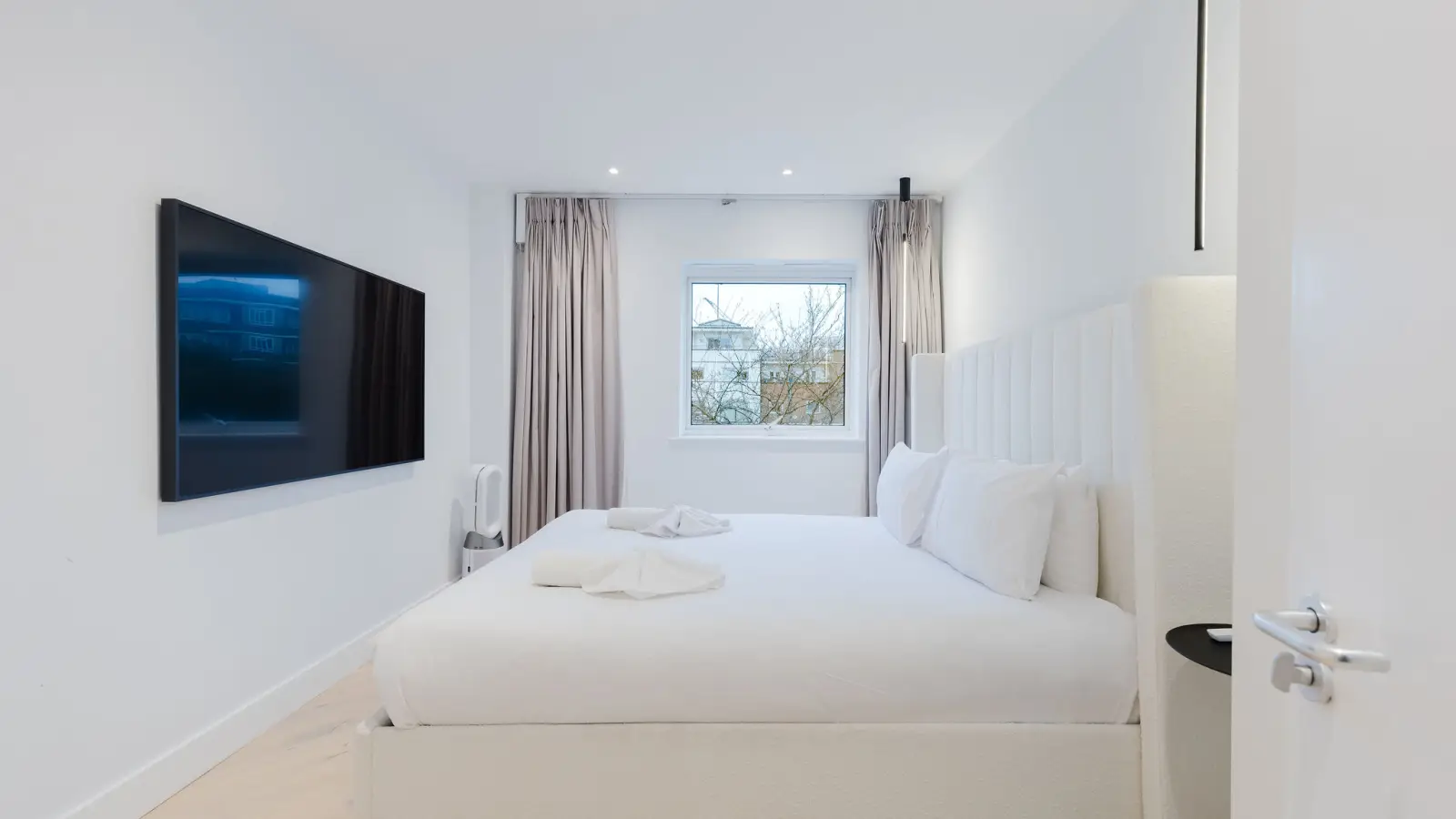 Flat Thorparch Road in Greater London