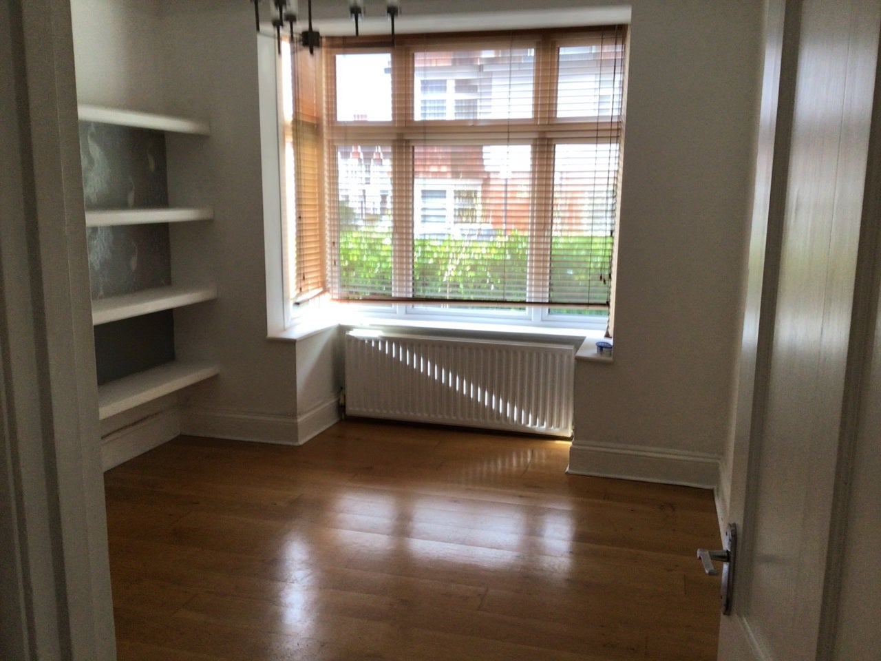 Flat Ferndale Road in Hove