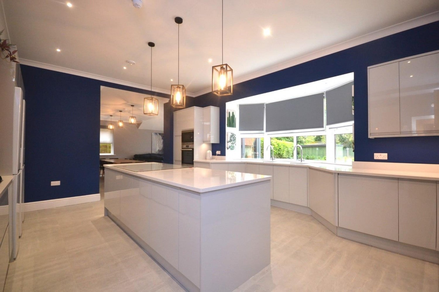 Flat Shinfield Road in Reading