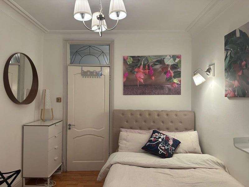 Flat Finchley Road in Greater London