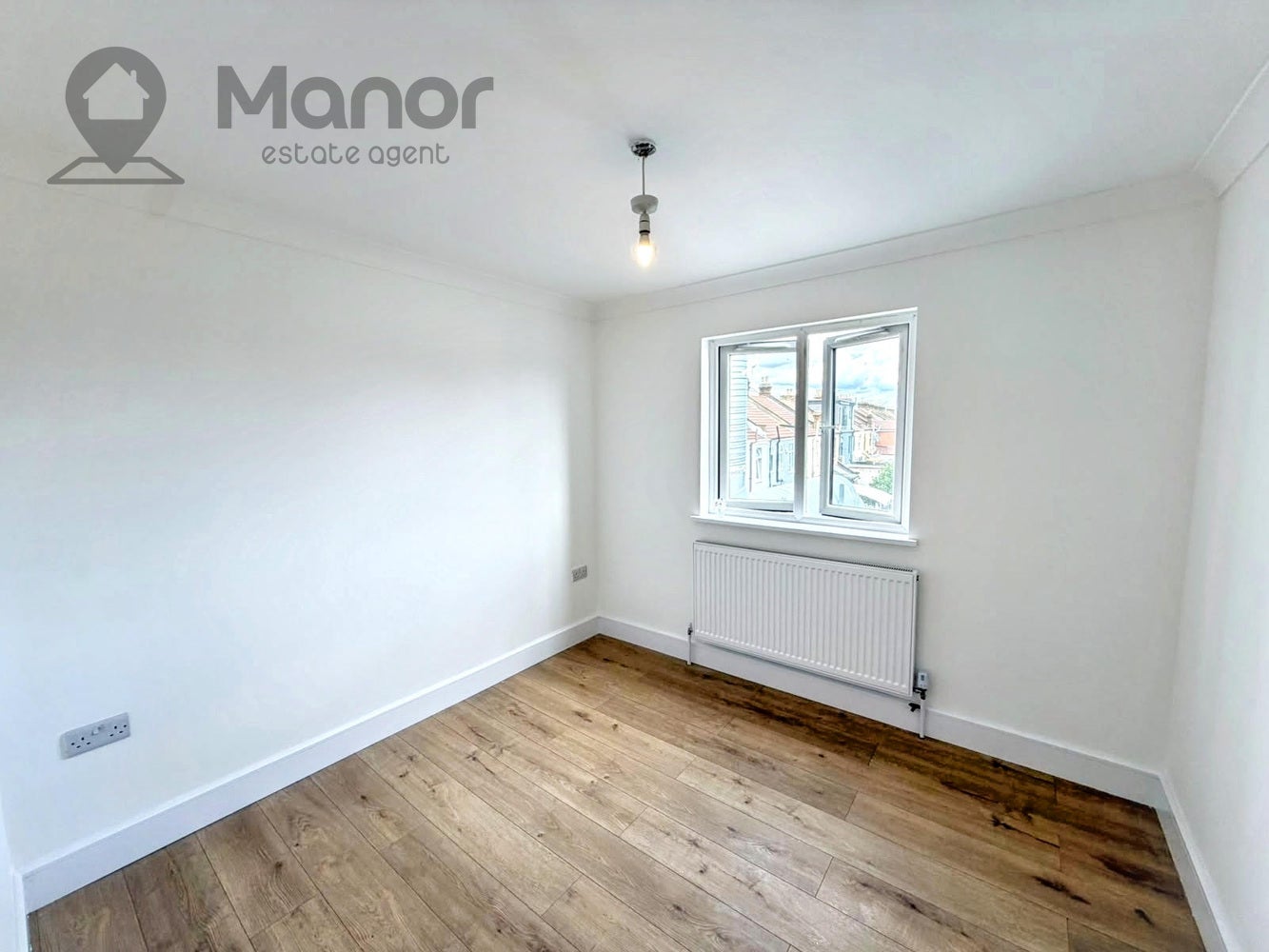 Flat Ilford Lane in Greater London