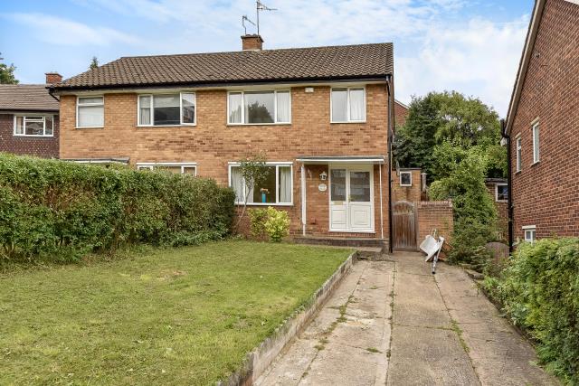 House Hicks Farm Rise in High Wycombe Community Board