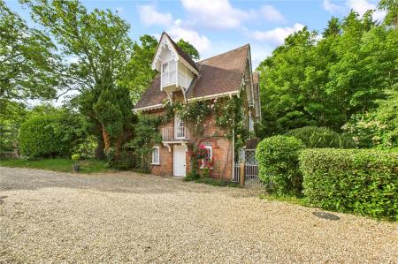 House Vyne Road in Basingstoke and Deane