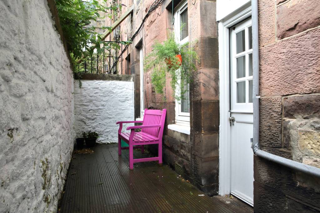 Flat Warrender Park Terrace in City of Edinburgh