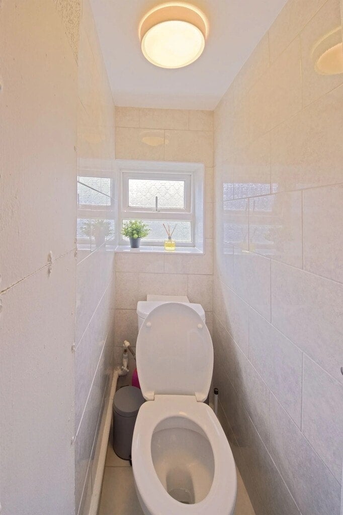 Room Hereford Street in Greater London