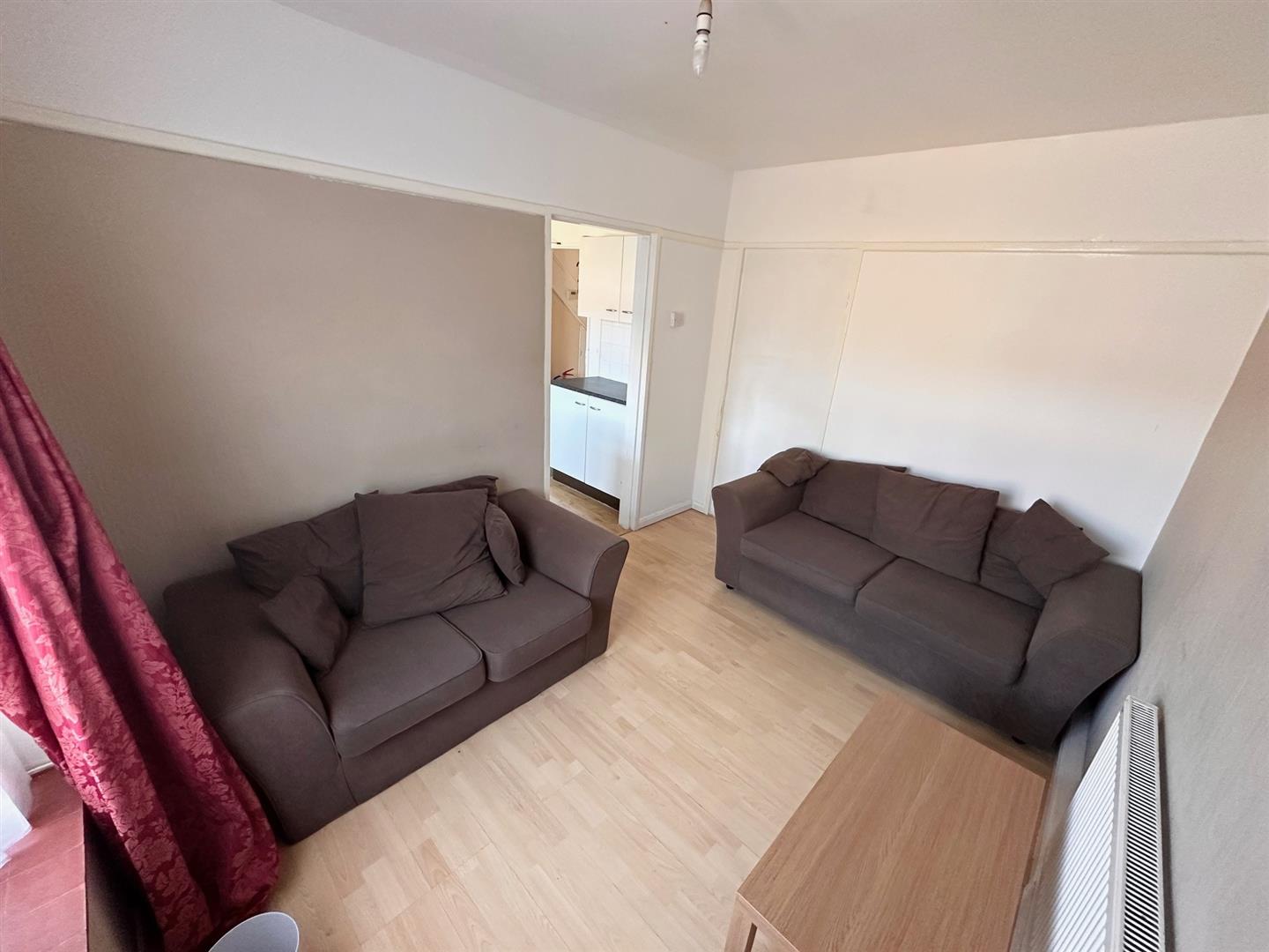 House New Peachey Lane in Greater London